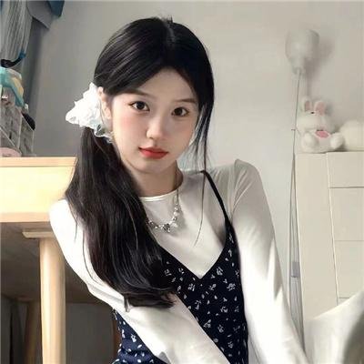 公寓里的两个女人